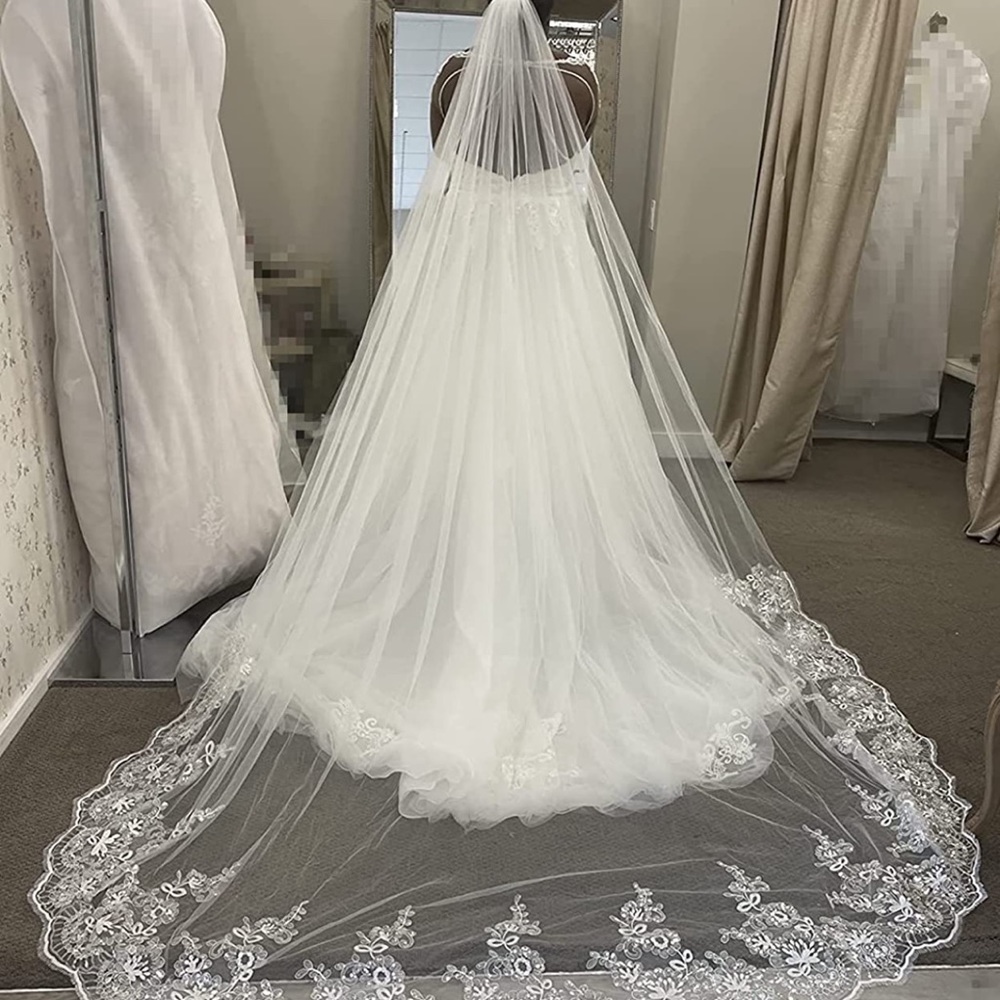 Wedding veil bone white
